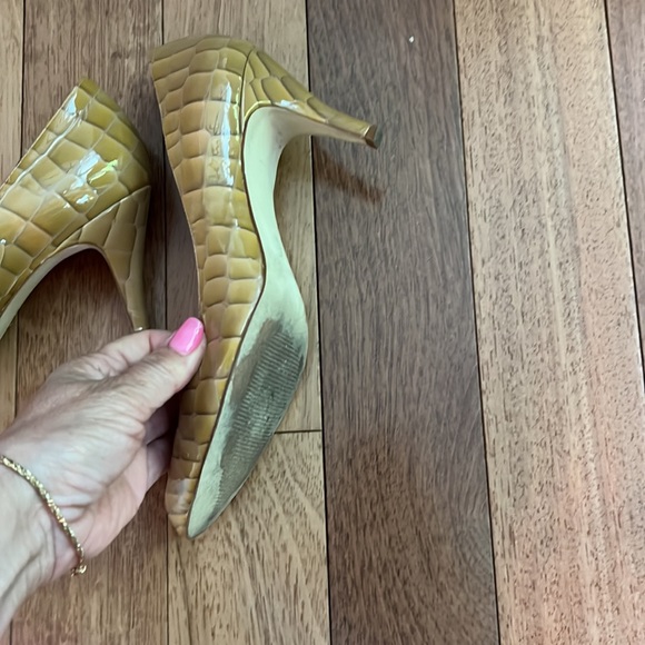 BCBGirls Pumps - Picture 4 of 9